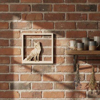 Laserem gravírovaná liška na dřevěném panelu, součást moderního přírodního dekoru