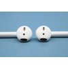 Sluchátka Apple AirPods (2019) (MV7N2ZM/A) bílá  ..Použito - Vyčištěno ..Chybí kabel ..Vevnitř pouzdra známky opotřebení ..Oděrky a fleky na pouzdře ..Záruka 12 měsíců