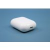 Sluchátka Apple AirPods (2019) (MV7N2ZM/A) bílá  ..Použito - Vráceno ..Vevnitř pouzdra známky opotřebení  ..Oděrky na pouzdře ..Záruka 12 měsíců