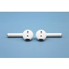Sluchátka Apple AirPods (2019) (MV7N2ZM/A) bílá  ..Použito - Vráceno ..Vevnitř pouzdra známky opotřebení  ..Oděrky na pouzdře ..Záruka 12 měsíců