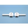Sluchátka Apple AirPods (2019) (MV7N2ZM/A) bílá  ..Odzkoušeno - Vráceno ..Oděrky na pouzdře ..Záruka 12 měsíců