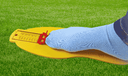 Jak změřit dítěti nohu a jak rychle rostou dětem nohy?