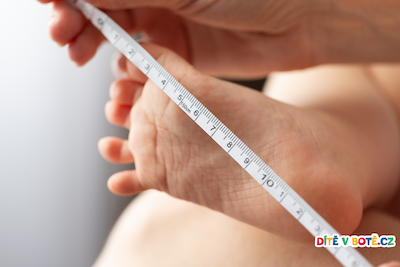Jak správně změřit dětskou nohu doma? + Kolik přidat nadměrek