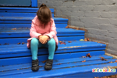 Proč dítě odmítá chodit v botách a co s tím dělat?