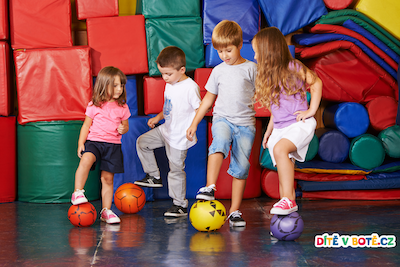 Barefoot tenisky na tělocvik – ano, nebo ne?