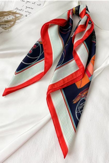 petit carre soie 70 70 cm imprime fleurs rouge clair 671485077f266