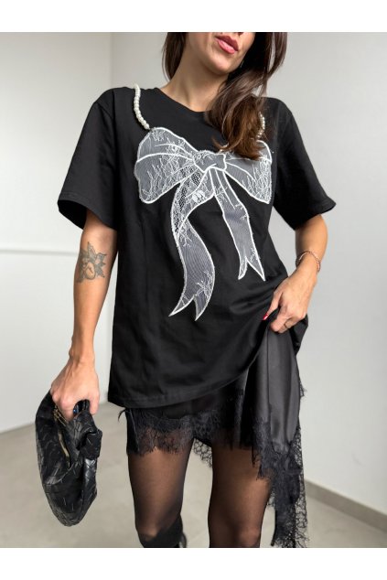 Čierne tričko s krajkovou mašličkou 4128