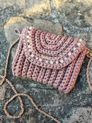 Hot new bombshell 💣 🤍 #novinka #kabelka #hackovani #hackovanakabelka #handmade #crosbodybags #fashion #style #moda #new