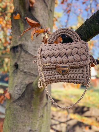 Když se barvy podzimu potkají 🍁🍂🌻 #hackovanakabelka #hackovani #handmade #kabelka #fashion #podzim #barvy #style...