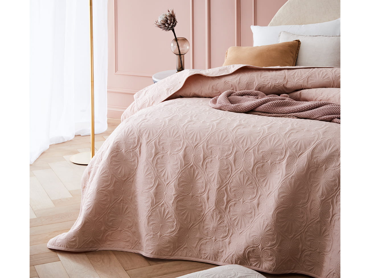 Room99 Prehoz na posteľ Prešívaný LEILA Farba: Ružová, Veľkosť: 220 x 240 cm