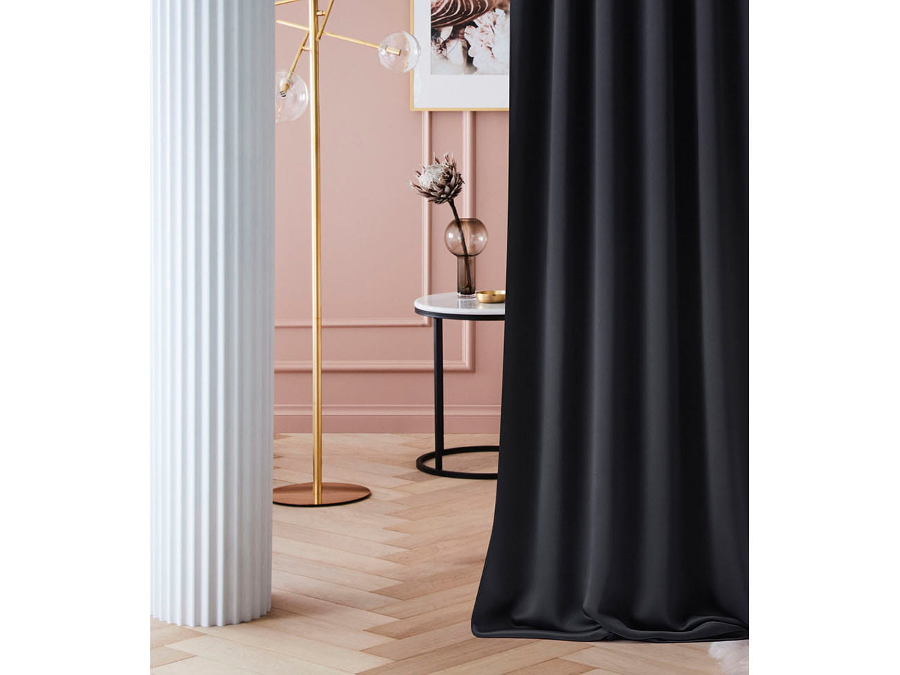 Room99 Hotový záves na páske Zatemňovací LAUREL Jednofarebný Farba: Čierna, Veľkosť: 140 x 240 cm