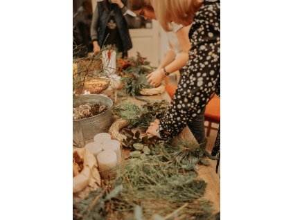 TVORBA ADVENTNÍHO VĚNCE (LISTOPAD/PROSINEC)