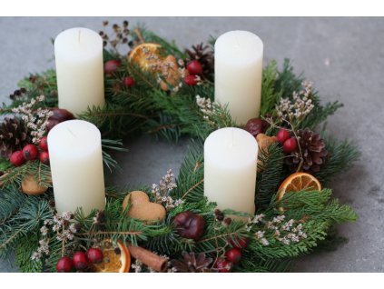 Adventní věnec (bílo-krémový)