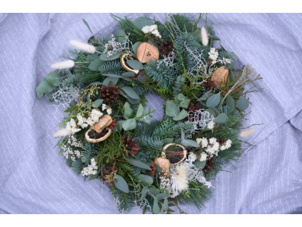 Vánoční věnec na zavěšení