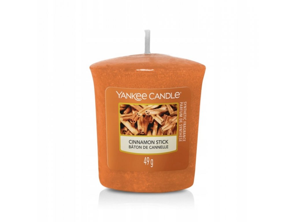 Vianočná sviečka Yankee Candle - Cinnamon Stick 49g