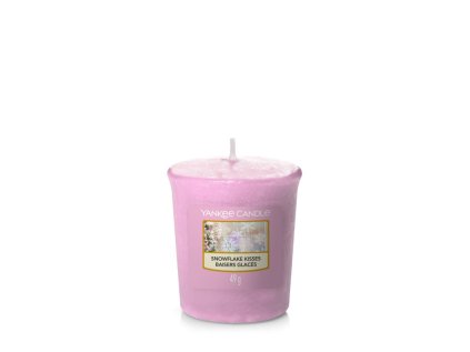 Vianočná sviečka Yankee Candle - Snowflake Kisses 49g