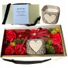 Darčekový box s červenými mydlovými kvetmi