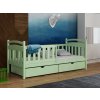 Zelená dětská postel z masivu borovice s úložným prostorem a zábranou Kornel