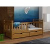 Hnědá dětská postel z masivu borovice s úložnými šuplíky na kolečkách Kornel
