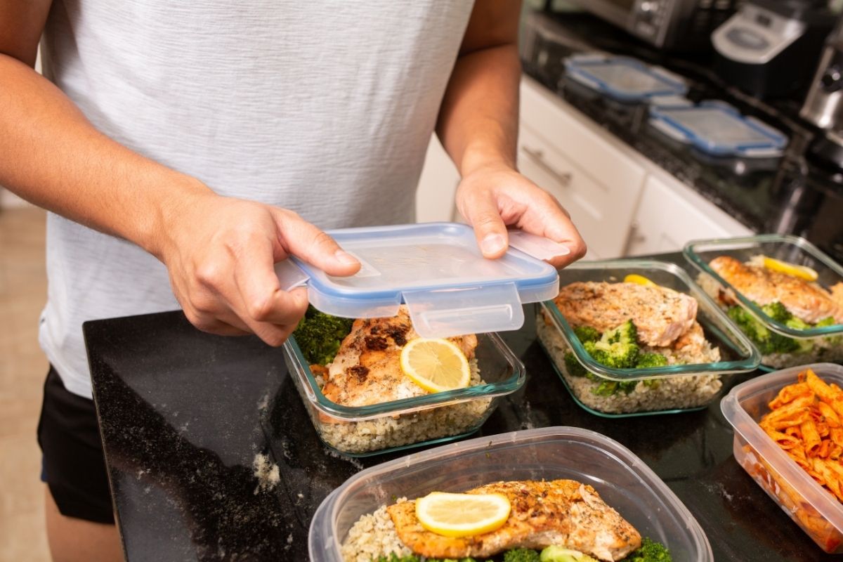 Zdrowe jedzenie, które w lodówce staje się wyzwalaczem: meal prep przy nietolerancji histaminy