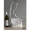 1661 crossbody malé d01 bílá