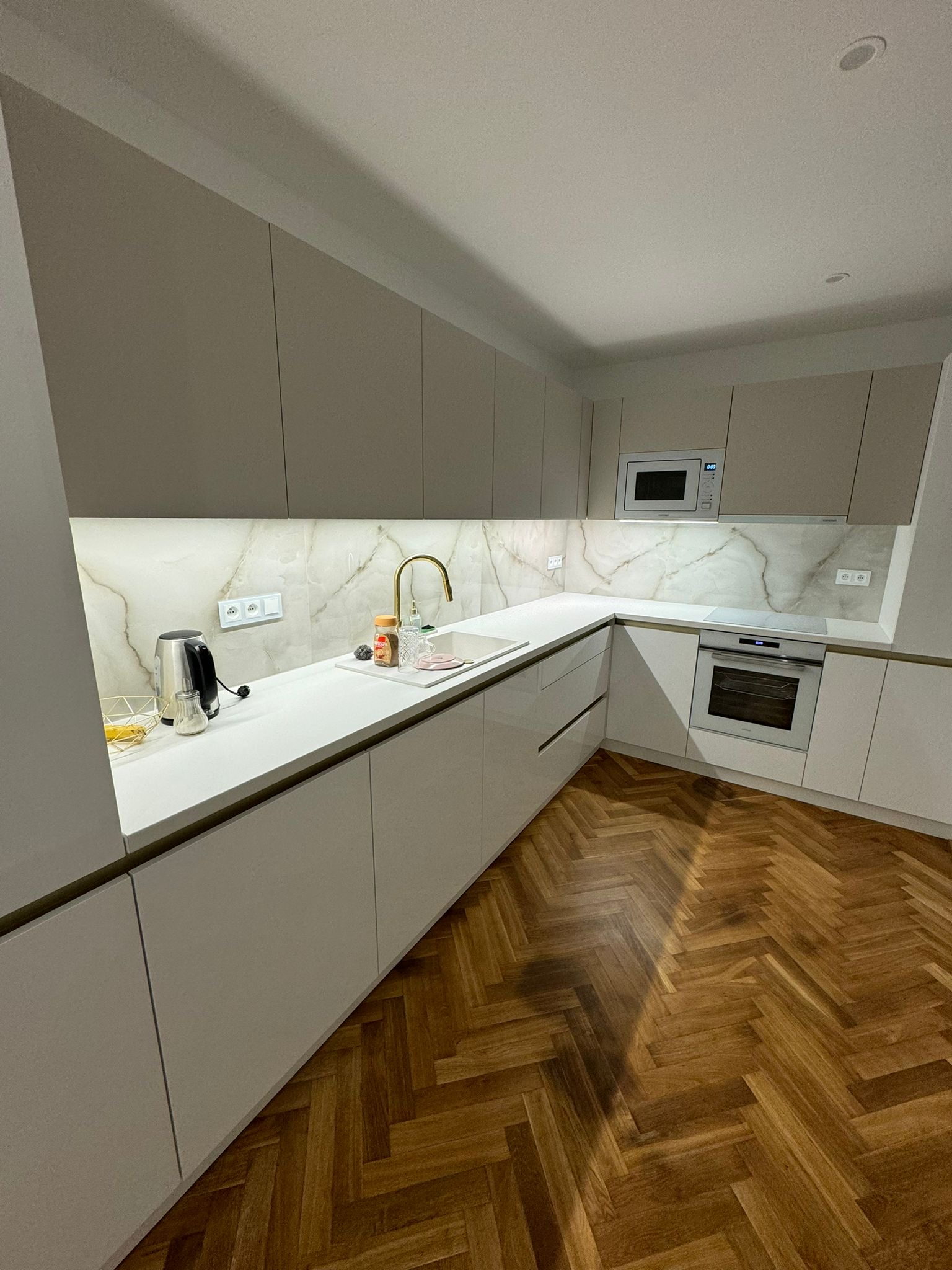 5e8b292c-32cf-4912-8822-1f9b5721a787