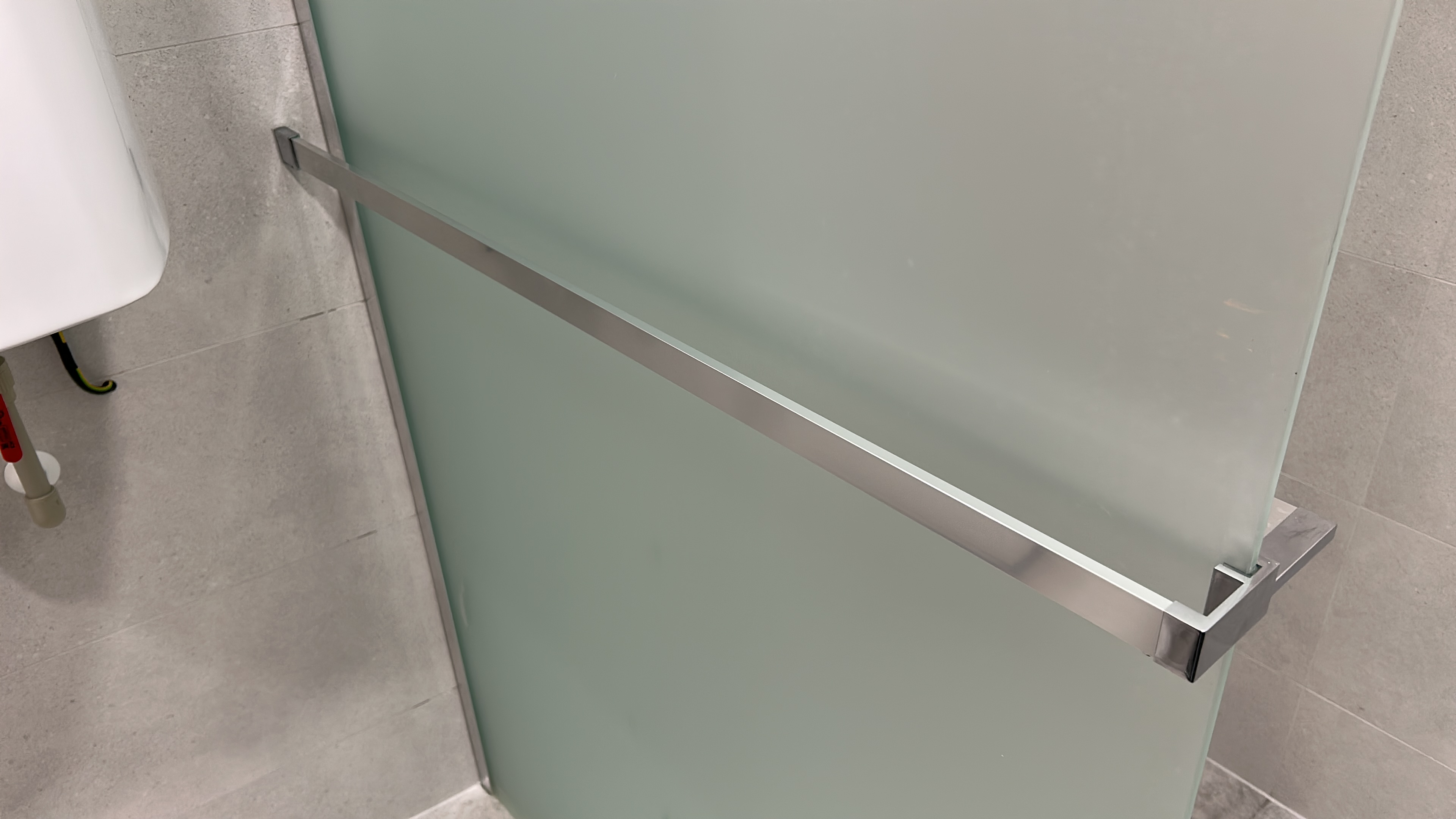 EC19AA23-3835-48C8-9E4A-E228B8666CC0