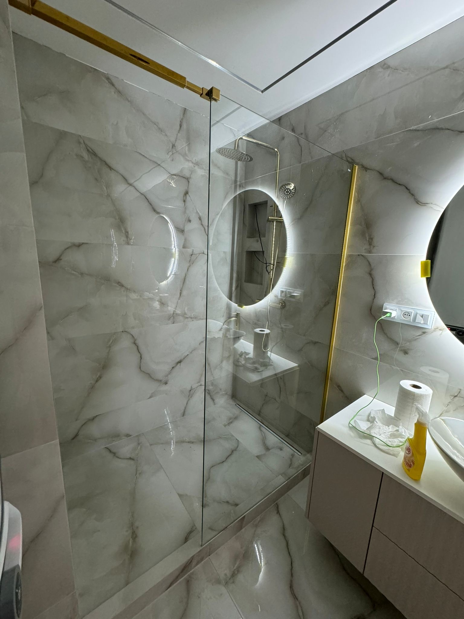 cb054d3c-3678-44d6-b8ff-5adde1428997