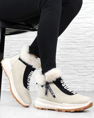 🫶😇 Tyto stylové boty kombinují moderní vzhled, teplé provedení a jedinečné detaily pro dokonalý zimní outfit. Béžová barva...