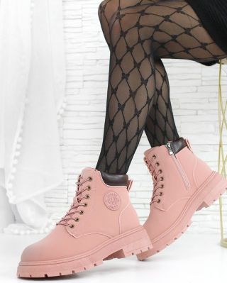 🥳🥳 Nebuď nenápadná, buď ikonická! 💥 Růžové farmářky pro všechny milovnice originální módy ✨ www.dnesobouvam.cz Kód:...