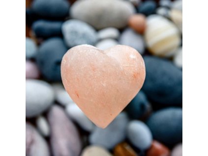 Solný kámen na očistu korálků srdce