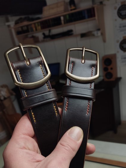 ručně šitý opasek dobag