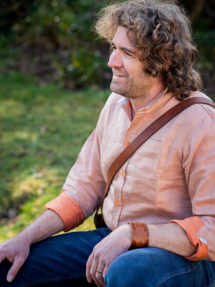 krásný řemínek na ruku s iniciály