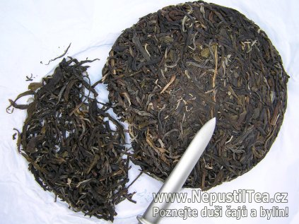 pu erh sheng 2021 2019 beeng cha elephant www.NepustilTea.cz 03