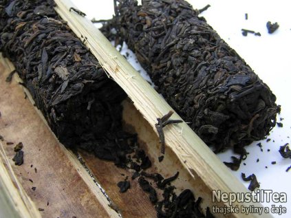 P1010047 NepustilTea.cz shu puer bamboo a 07 nt