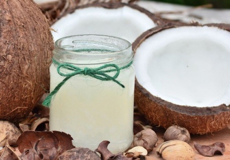 Kokosová voda: Tropická hydratácia pre telo aj myseľ
