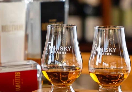 Whisky: sprievodca pre začiatočníkov aj znalcov
