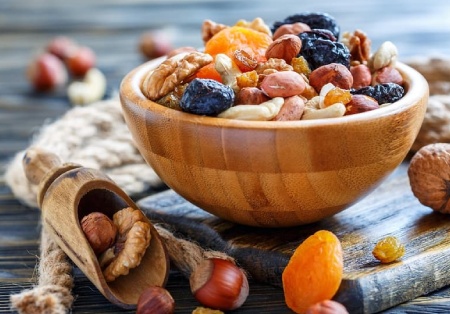 Snacky – oriešky, sušené ovocie a zdravé maškrty