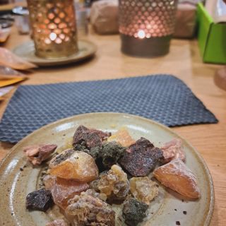 🌿Pryskyřice moje milované. Ve čtvrtek jsem měla moc krásnou přednášku na Velehradě. V rámci programu místní knihovny....