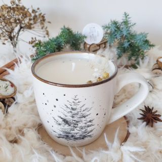 Krásnou sobotu, poslušně hlasim, že jsem sehnala pět posledních stromečků ♡ Odkaz je v biu ♡ #jsemaziju #svicka...