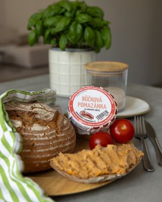 Kdy jste naposledy měli fakt skvělou pomazánku? 👀 💡 Máme pro vás tip! Naše bůčková pomazánka je poctivá tradiční pochoutka...
