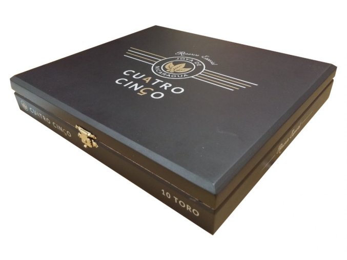 http://cigarro.cz/wp-content/uploads/2015/10/Cuatro-Cinco-Toro-Box.jpg?65