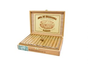 http://cigarro.cz/wp-content/uploads/2014/03/clasico_seleccionb_box.jpg?652102