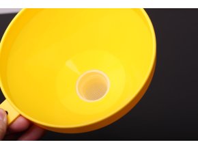 Nálevka se sítkem plast - průměr 16cm
