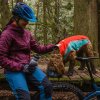 vesta pre psa, nepromokava ruffwear lumenglow red sumac 03