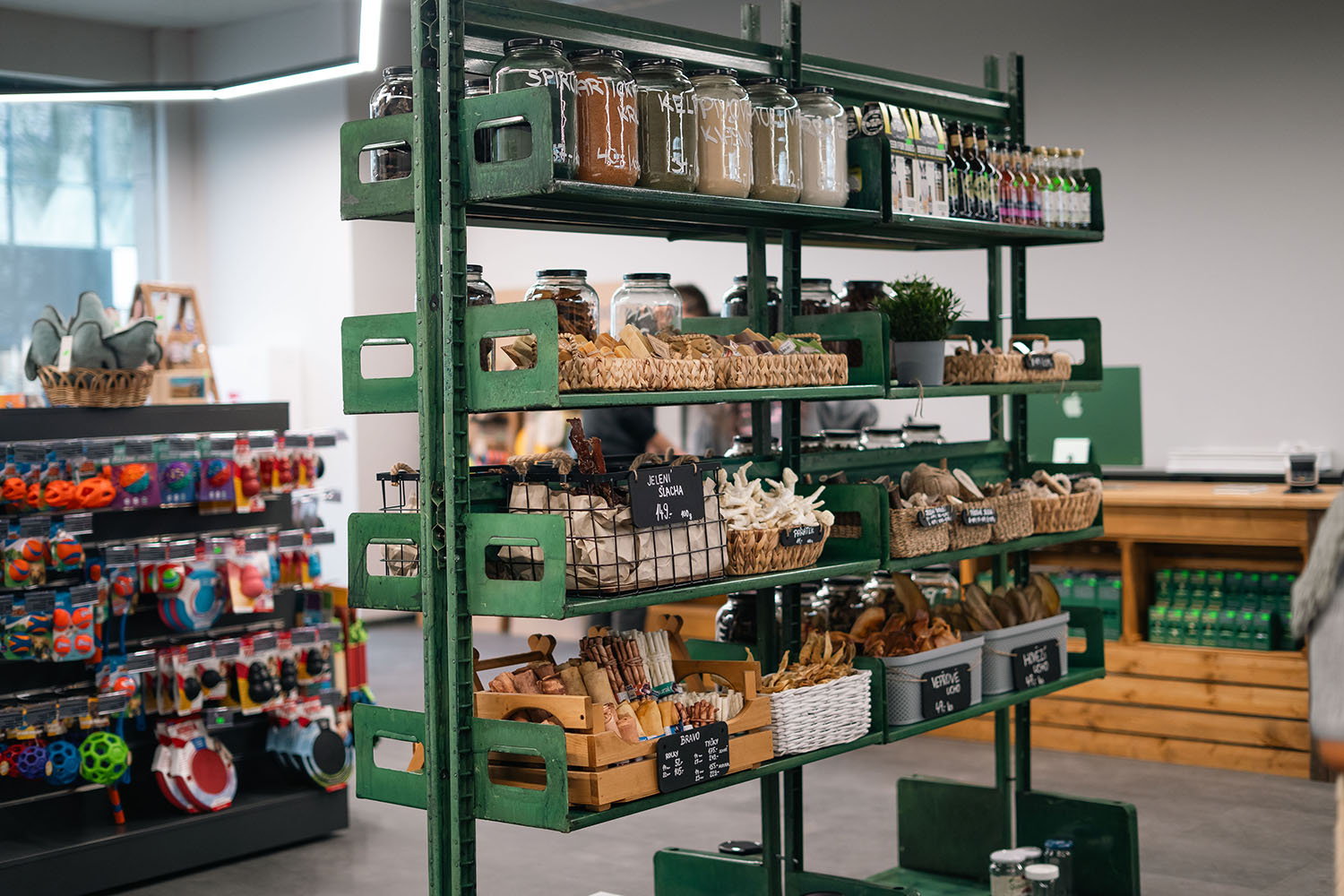 DOGG z Holešovické tržnice vytvoří síť prodejen. Druhou pobočku otevřel v Říčanech