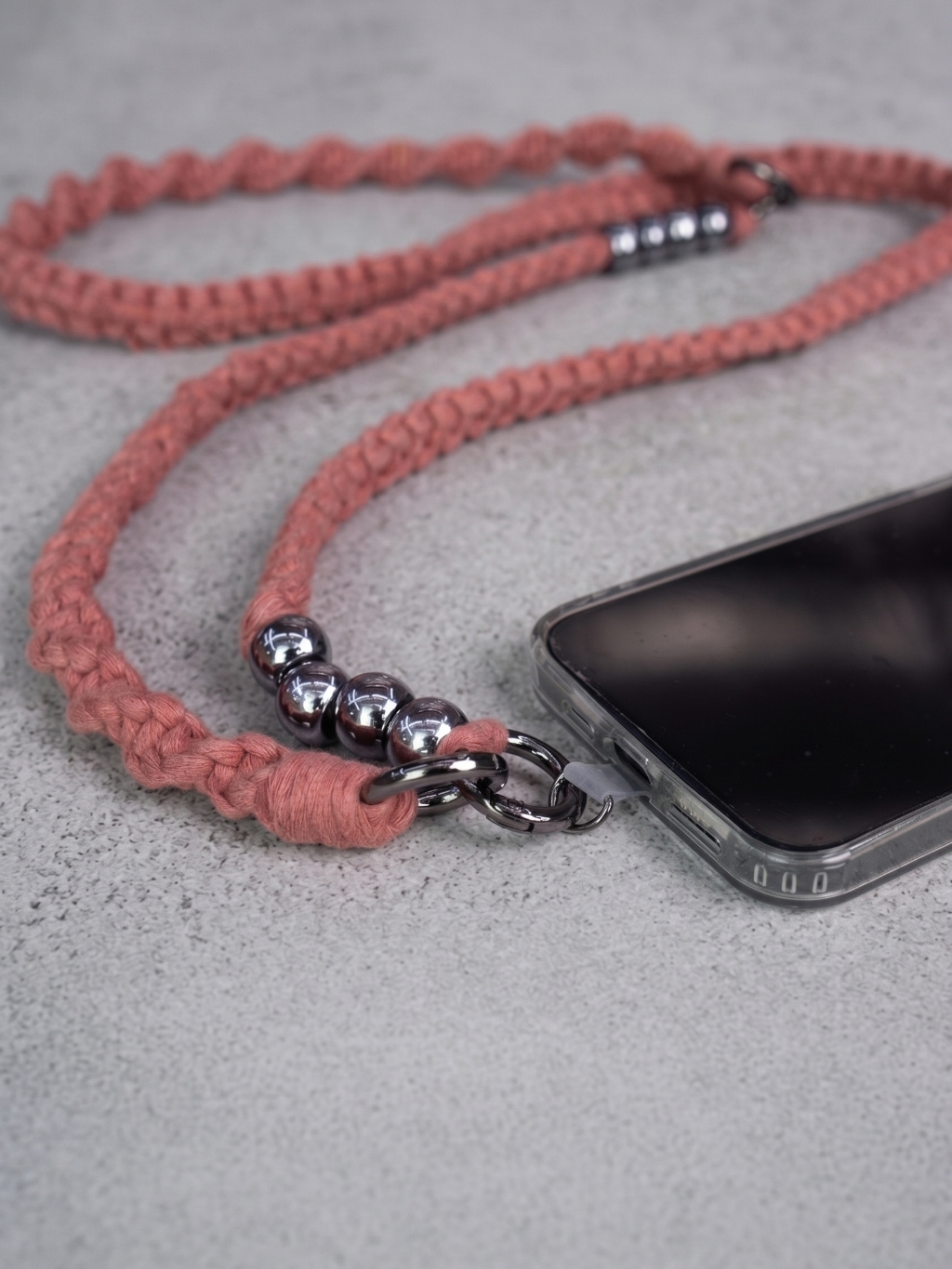 Doke popruh na telefon NIKL bordo