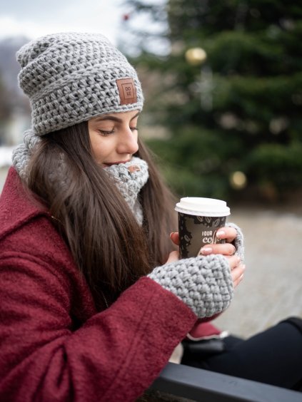 Háčkovaná čepice Brie light (Velikost Pro dospělé (vhodné i pro děti od 12 let))