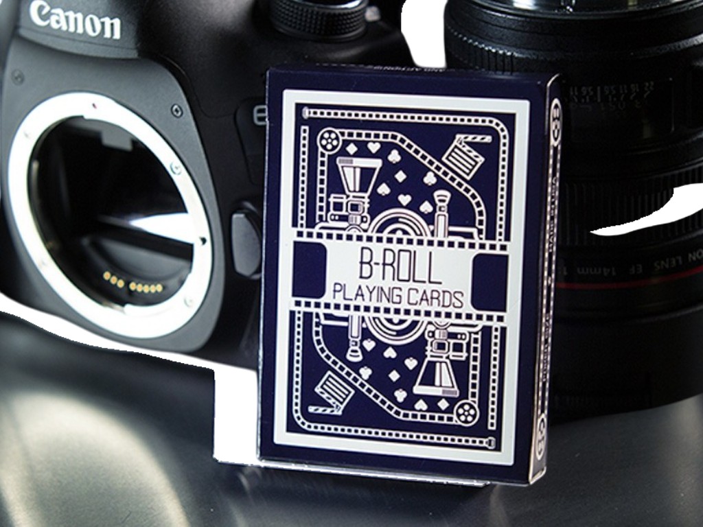 3637 1 b roll playing cards Photoroom