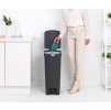 Designový pedálový odpadkový koš o objemu 40 L, tmavě šedý, Brabantia 800023